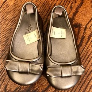 Baby Gap Pewter Flats. Size 5.